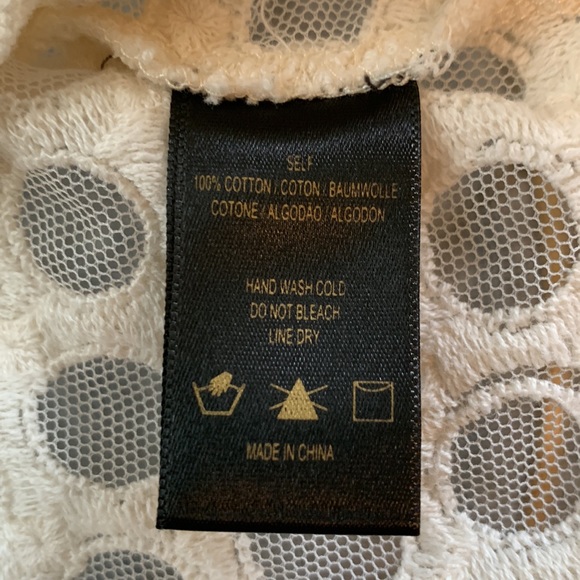 Sunday In Brooklyn Top - Picture 6 of 12